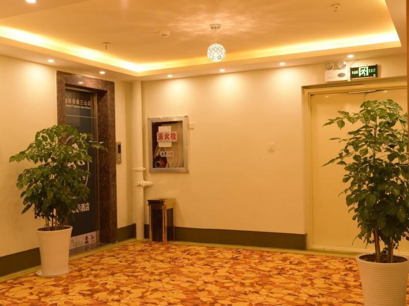 GreenTree Inn AnHui Wuhu Sanshan Development District Express Hotel Buitenkant foto